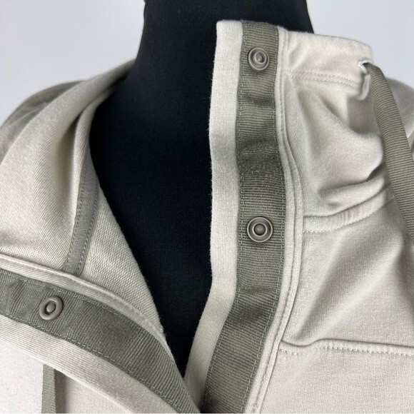 The North Face Women’s Bayocean Hoodie - Picture 6 of 15